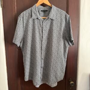 JOHN VARVATOS | Blue and White Floral Printed  Short Sleeve Button Down Shirt XL